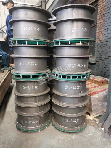防水套管裝車現(xiàn)場(chǎng) (2).jpg